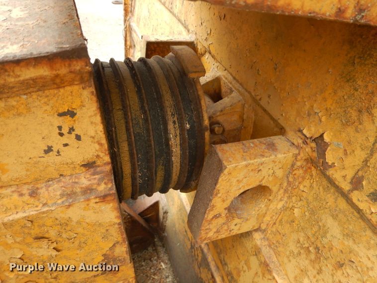 image for item HF9213 Caterpillar D8L  127"W dozer blade