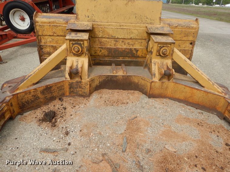 image for item HF9213 Caterpillar D8L  127"W dozer blade