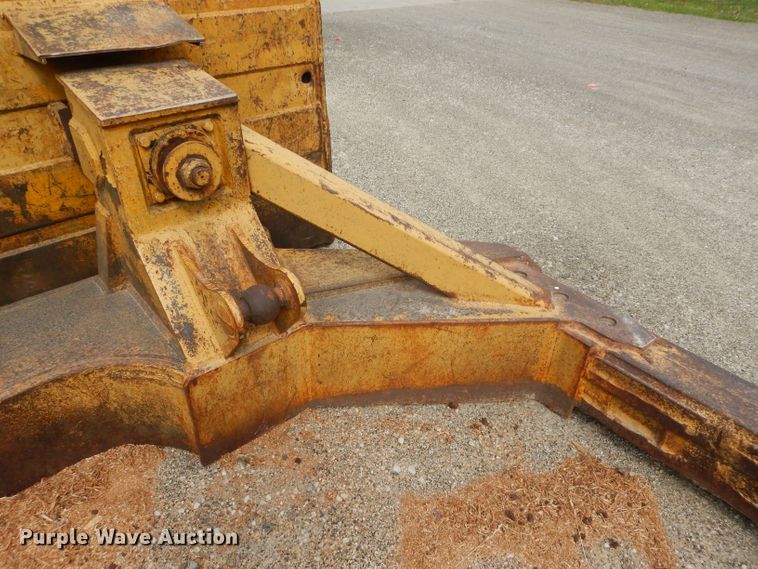 image for item HF9213 Caterpillar D8L  127"W dozer blade