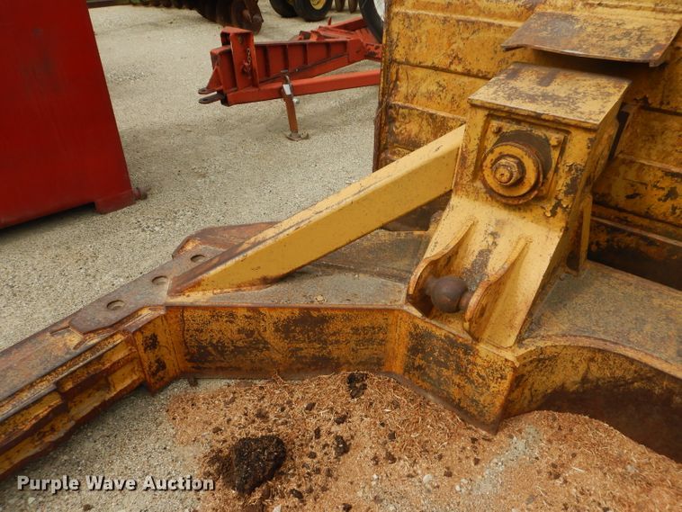 image for item HF9213 Caterpillar D8L  127"W dozer blade