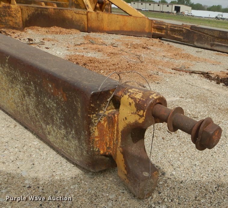 image for item HF9213 Caterpillar D8L  127"W dozer blade