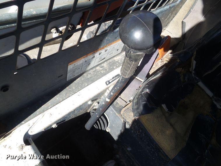 image for item HF9845 2004 Bobcat S150  skid steer loader