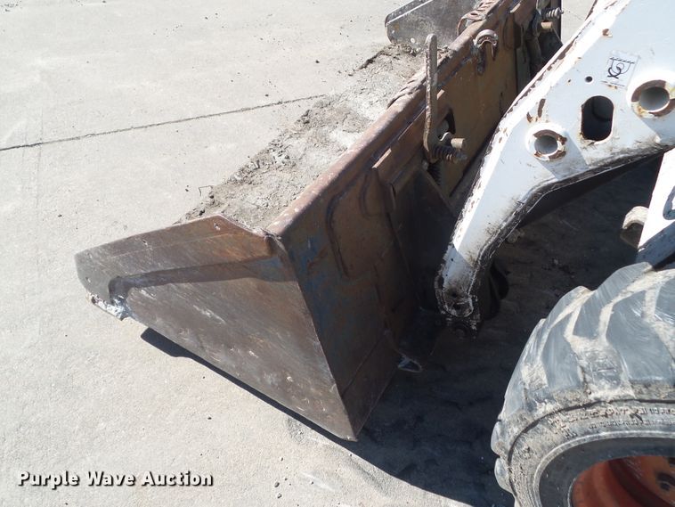 image for item HF9845 2004 Bobcat S150  skid steer loader