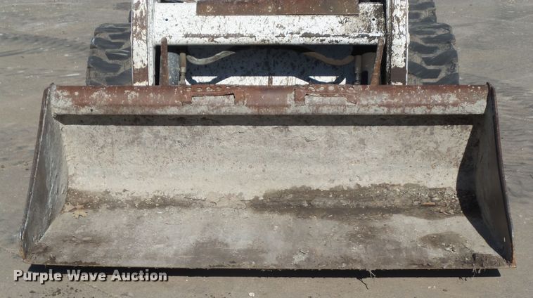 image for item HF9845 2004 Bobcat S150  skid steer loader