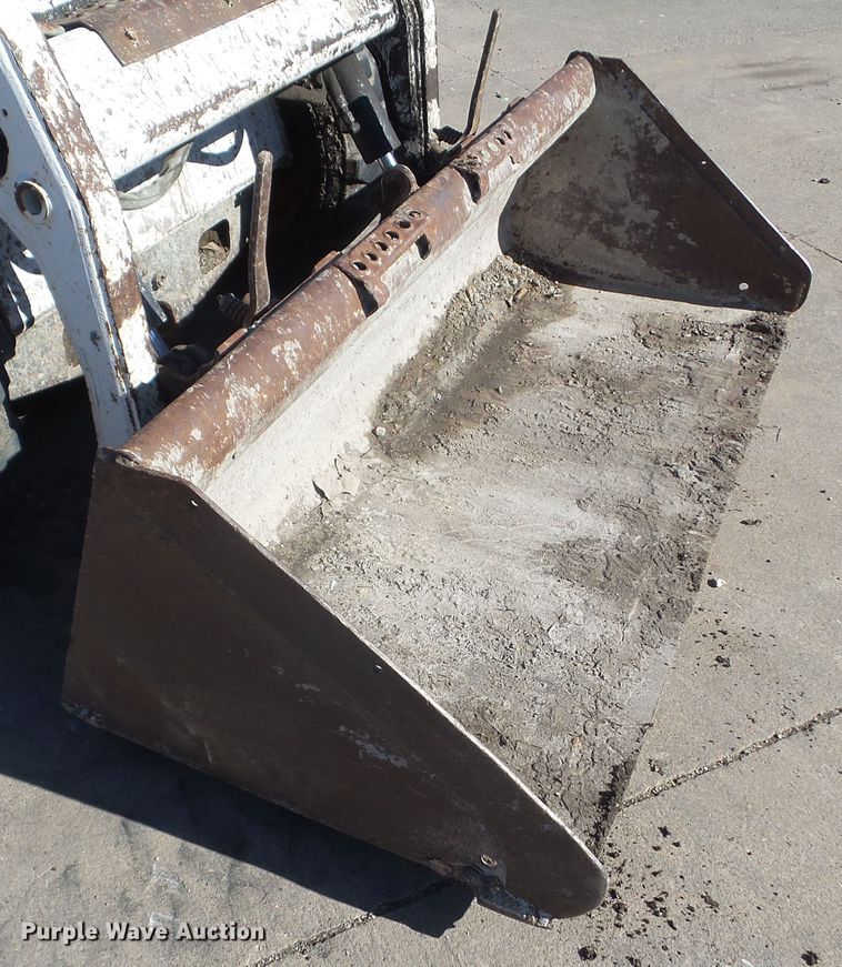 image for item HF9845 2004 Bobcat S150  skid steer loader