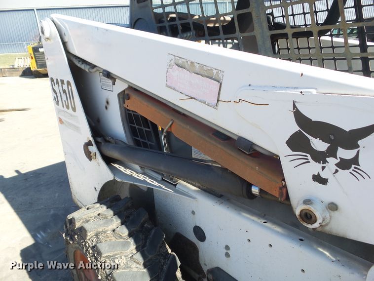 image for item HF9845 2004 Bobcat S150  skid steer loader