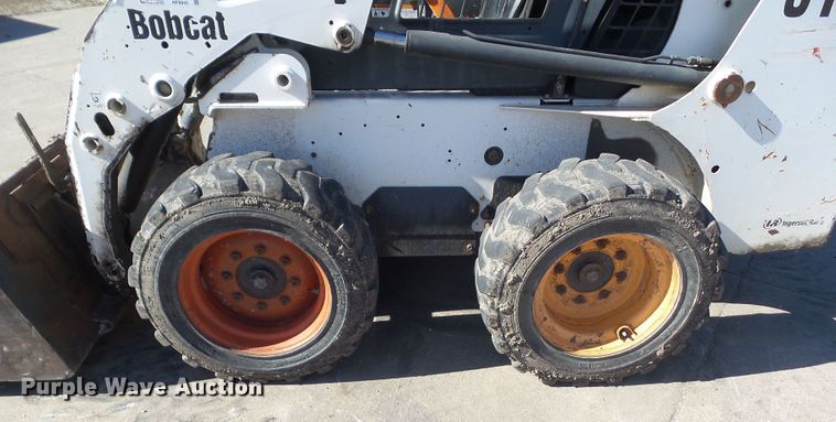 image for item HF9845 2004 Bobcat S150  skid steer loader