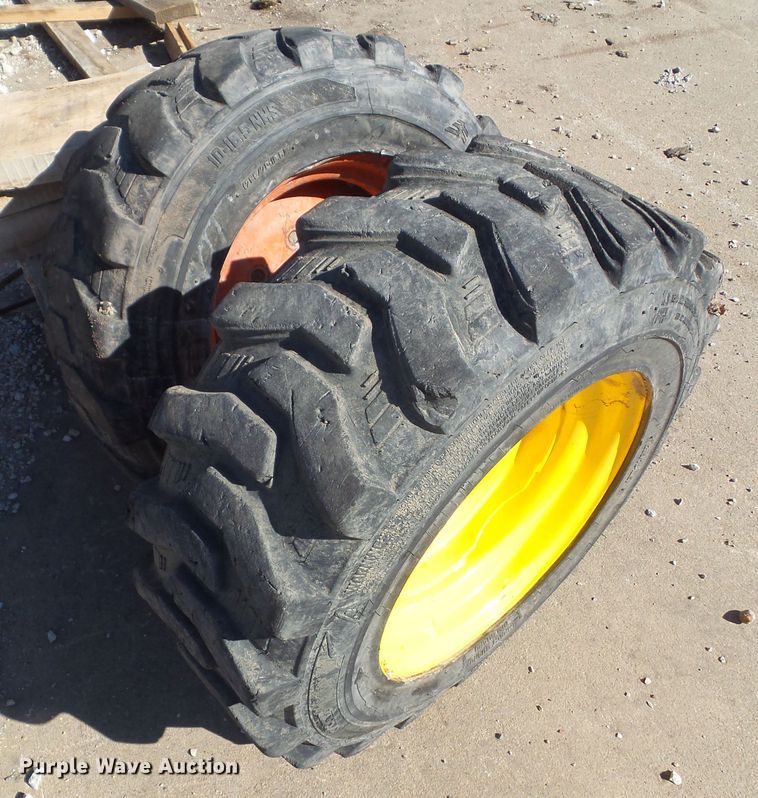 image for item HF9845 2004 Bobcat S150  skid steer loader