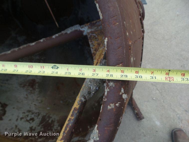 image for item HF9896 Camlever concrete bucket