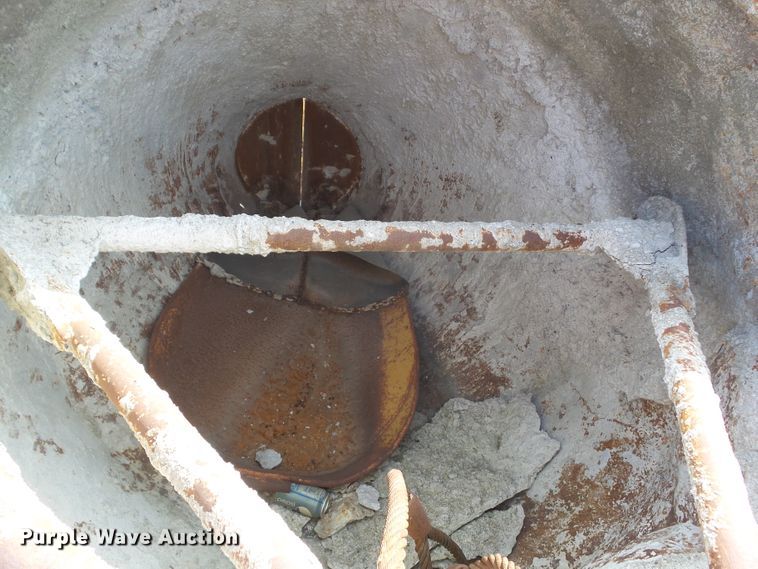 image for item HF9897 Camlever concrete bucket