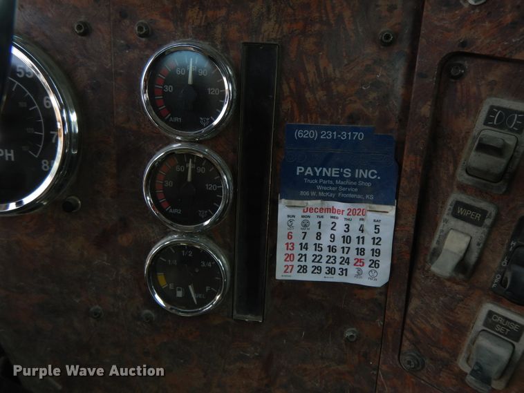 image for item HO9324 1998 International Paystar 5000  ready mix truck