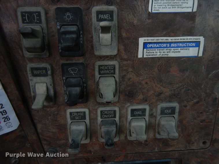 image for item HO9324 1998 International Paystar 5000  ready mix truck