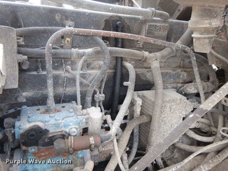 image for item HO9324 1998 International Paystar 5000  ready mix truck