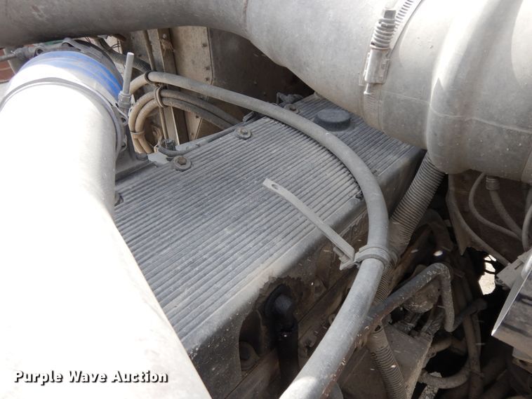 image for item HO9324 1998 International Paystar 5000  ready mix truck