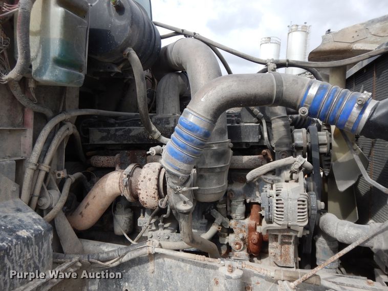 image for item HO9324 1998 International Paystar 5000  ready mix truck