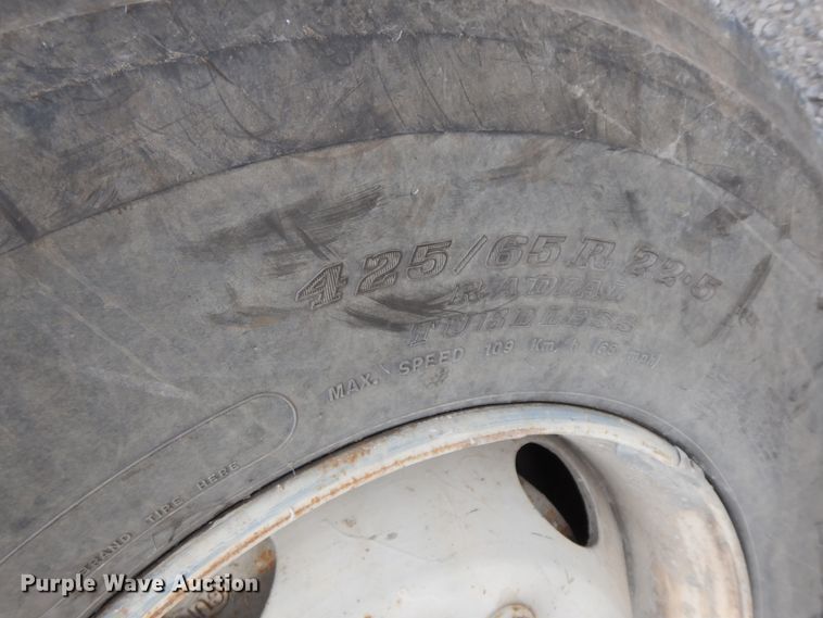 image for item HO9324 1998 International Paystar 5000  ready mix truck