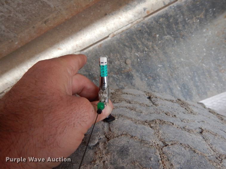 image for item HO9324 1998 International Paystar 5000  ready mix truck