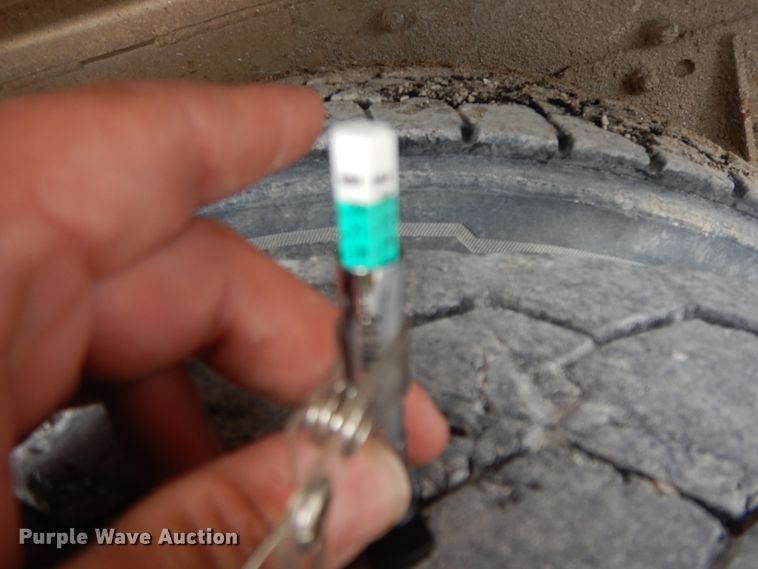 image for item HO9324 1998 International Paystar 5000  ready mix truck