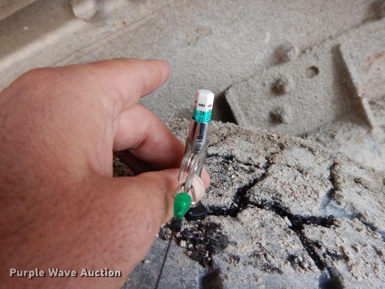 image for item HO9324 1998 International Paystar 5000  ready mix truck