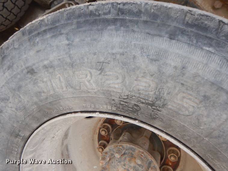 image for item HO9324 1998 International Paystar 5000  ready mix truck