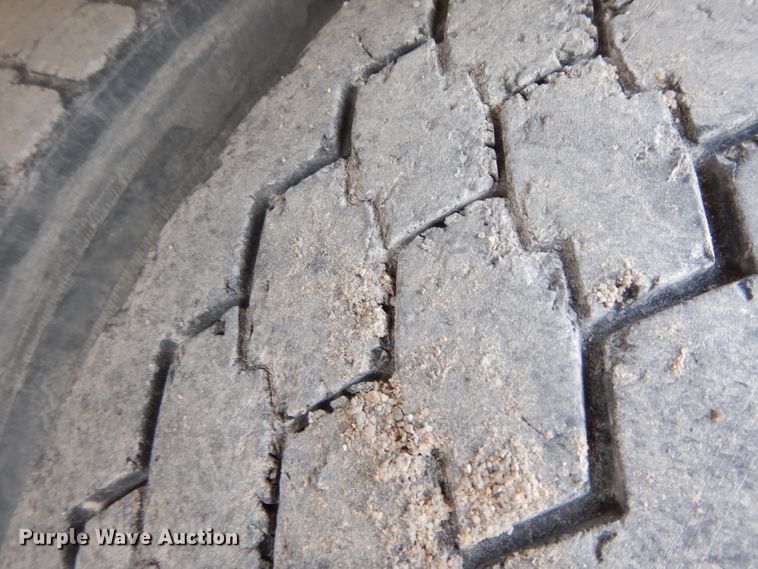 image for item HO9324 1998 International Paystar 5000  ready mix truck