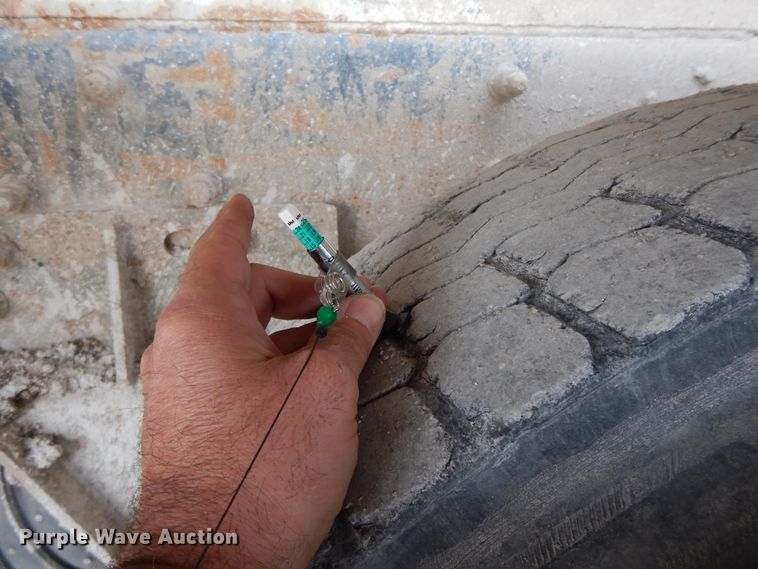 image for item HO9324 1998 International Paystar 5000  ready mix truck