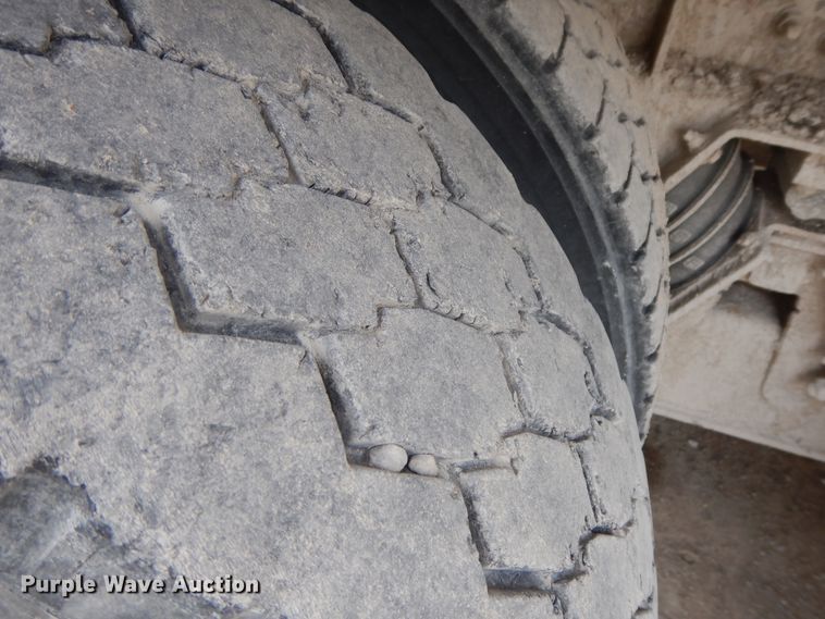 image for item HO9324 1998 International Paystar 5000  ready mix truck