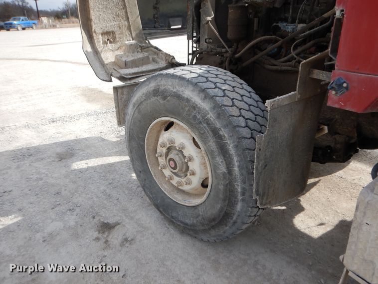 image for item HO9324 1998 International Paystar 5000  ready mix truck