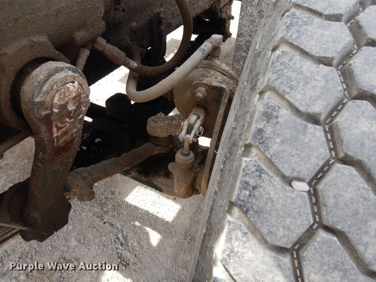 image for item HO9324 1998 International Paystar 5000  ready mix truck