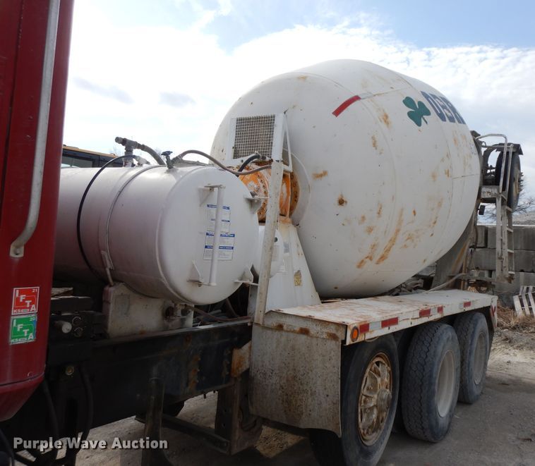 image for item HO9324 1998 International Paystar 5000  ready mix truck