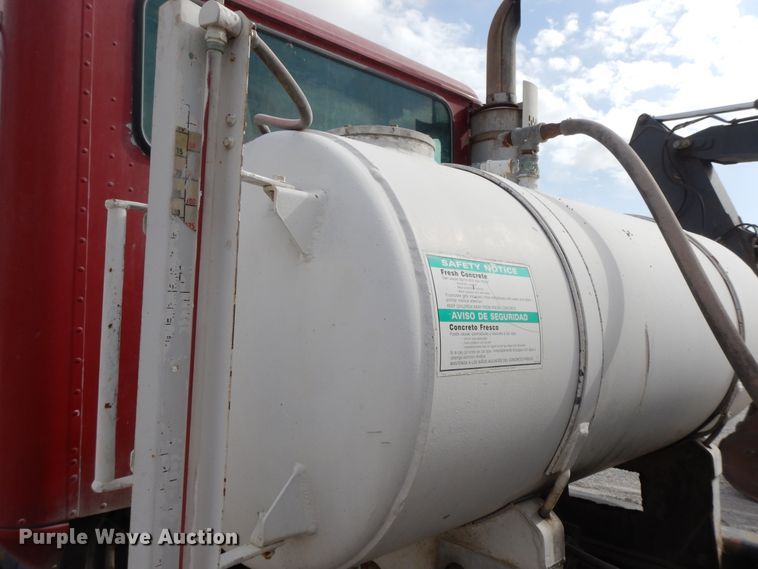 image for item HO9324 1998 International Paystar 5000  ready mix truck