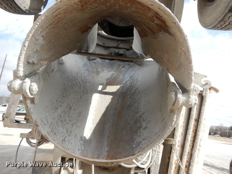 image for item HO9324 1998 International Paystar 5000  ready mix truck