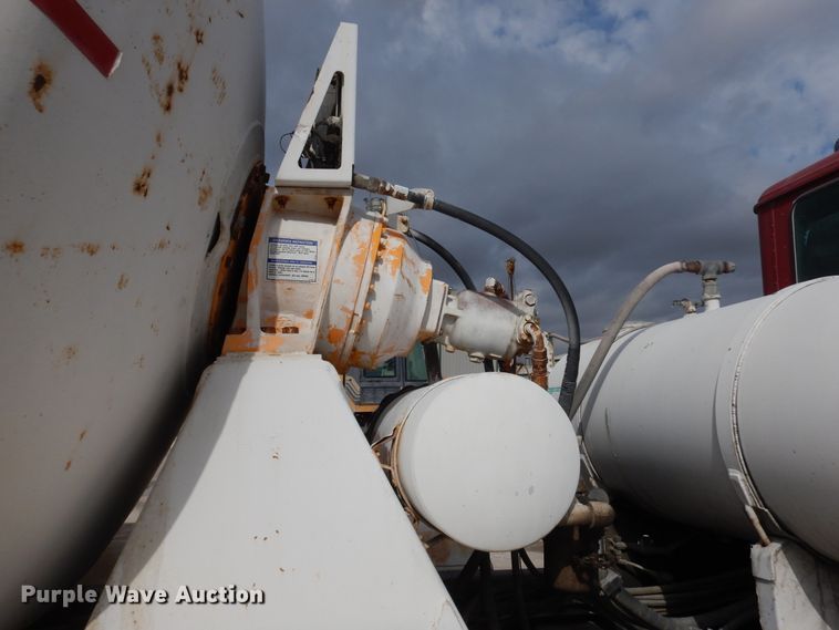 image for item HO9324 1998 International Paystar 5000  ready mix truck