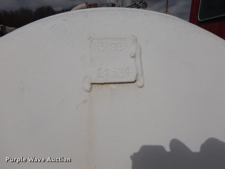 image for item HO9324 1998 International Paystar 5000  ready mix truck