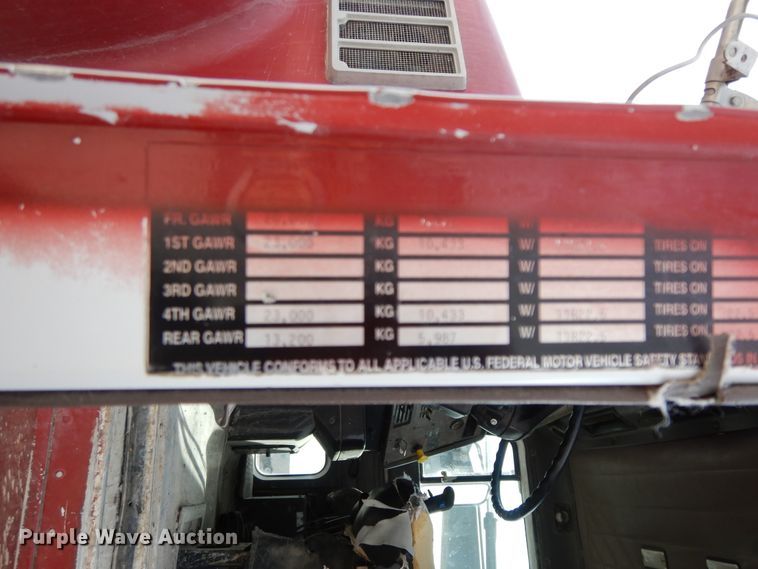 image for item HO9324 1998 International Paystar 5000  ready mix truck