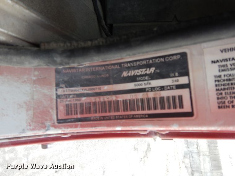 image for item HO9324 1998 International Paystar 5000  ready mix truck