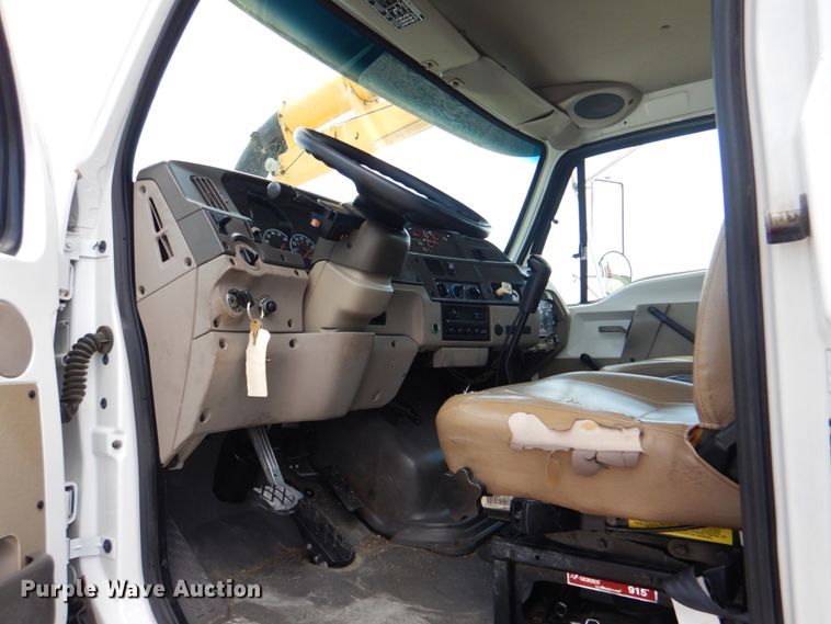 image for item HT9251 2004 Sterling L-Line  vacuum truck