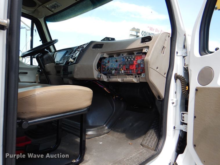 image for item HT9251 2004 Sterling L-Line  vacuum truck