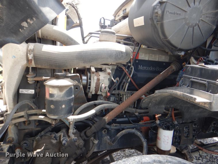 image for item HT9251 2004 Sterling L-Line  vacuum truck