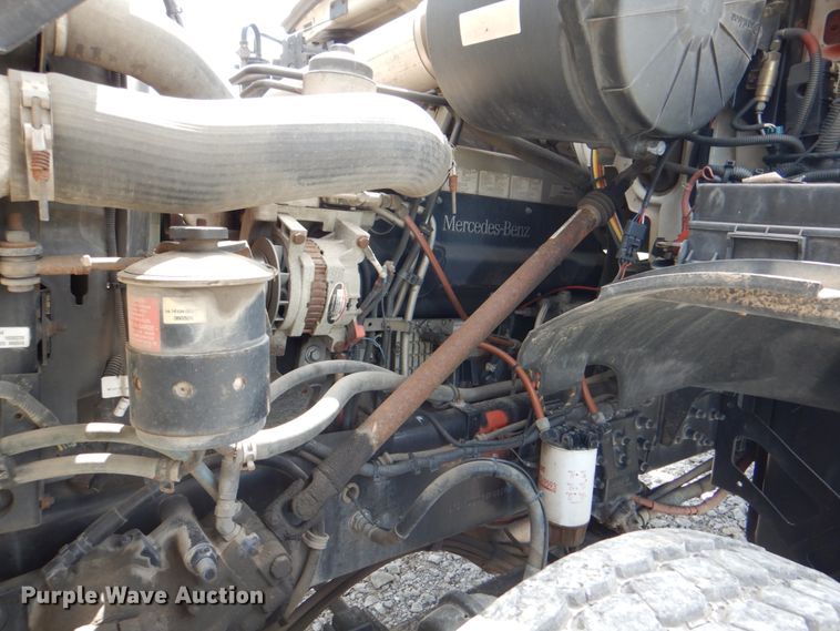 image for item HT9251 2004 Sterling L-Line  vacuum truck