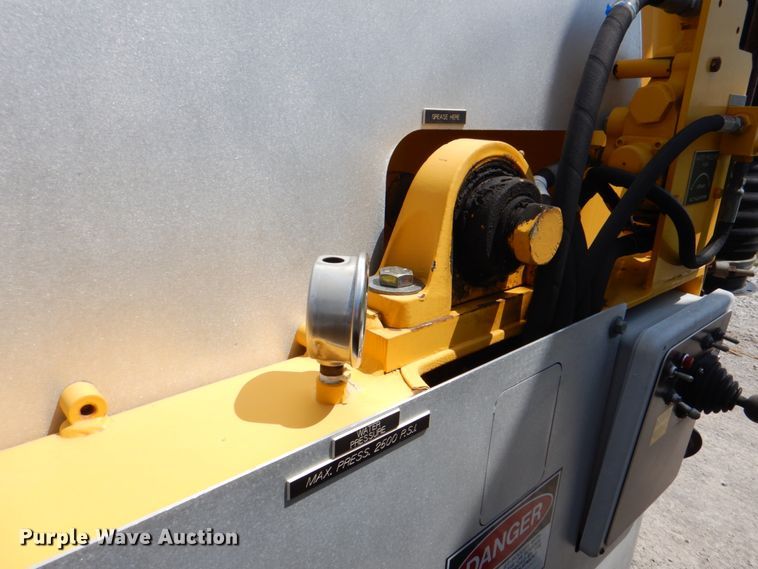 image for item HT9251 2004 Sterling L-Line  vacuum truck