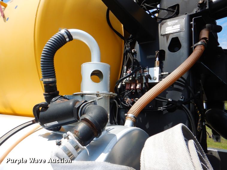 image for item HT9251 2004 Sterling L-Line  vacuum truck