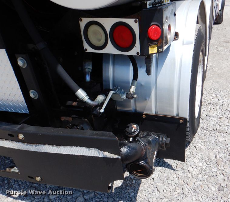 image for item HT9251 2004 Sterling L-Line  vacuum truck