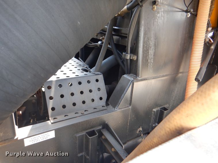 image for item HT9251 2004 Sterling L-Line  vacuum truck