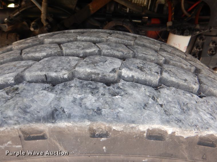 image for item HT9251 2004 Sterling L-Line  vacuum truck