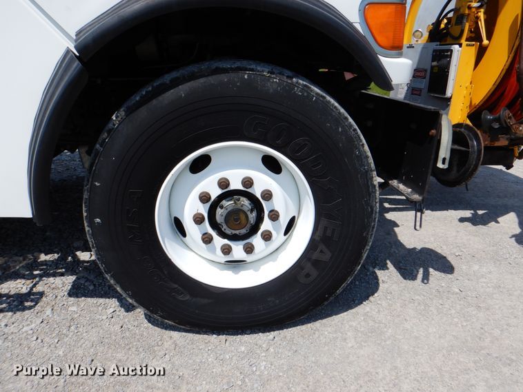 image for item HT9251 2004 Sterling L-Line  vacuum truck