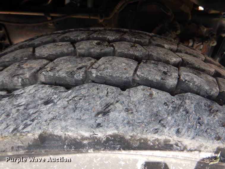 image for item HT9251 2004 Sterling L-Line  vacuum truck