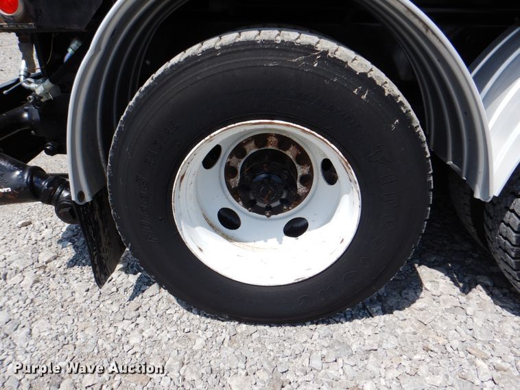 image for item HT9251 2004 Sterling L-Line  vacuum truck