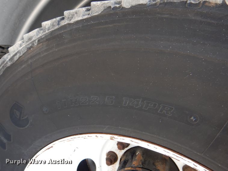 image for item HT9251 2004 Sterling L-Line  vacuum truck