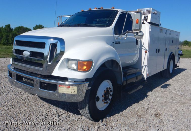 image for item HX9233 2008 Ford F750 Super Duty  utility / service truck